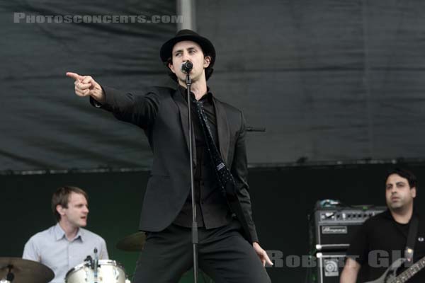 MAXIMO PARK - 2012-08-25 - SAINT CLOUD - Domaine National - Grande Scene - 